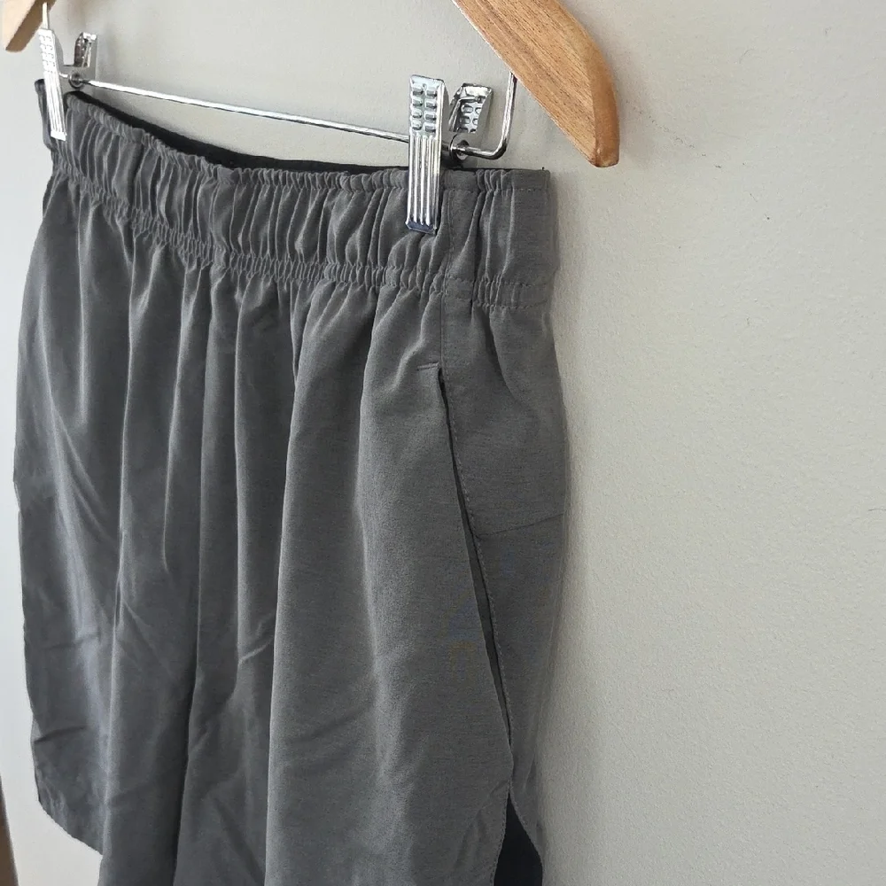 Nike Men's Dri-fit Gray And Black Athletic Shorts - Picture 3 of 6